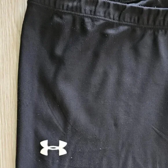 Under Armour Heat Gear Compression Capri Legging - Black - Women's Size Large - Picture 2 of 5